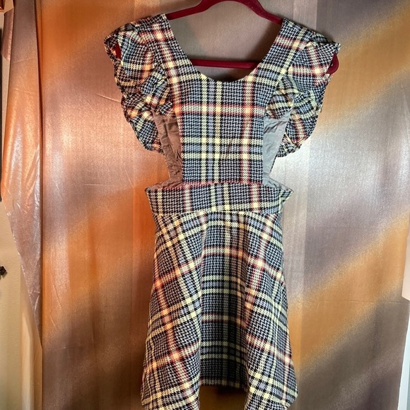 Vintage plaid dress jumper. 70’s adorable24” waist Small. Size 9. 120